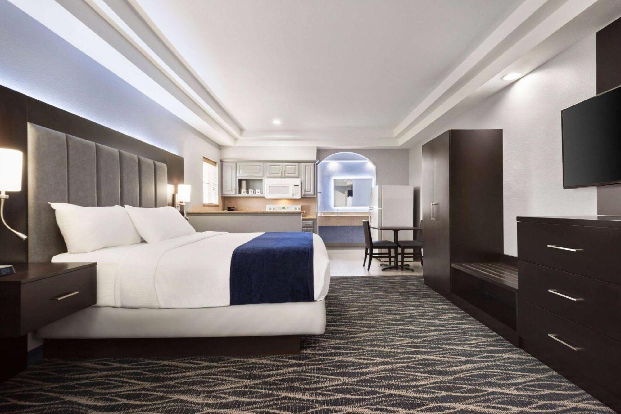 Days Inn & Suites By Wyndham Houston Hobby Airport Dış mekan fotoğraf