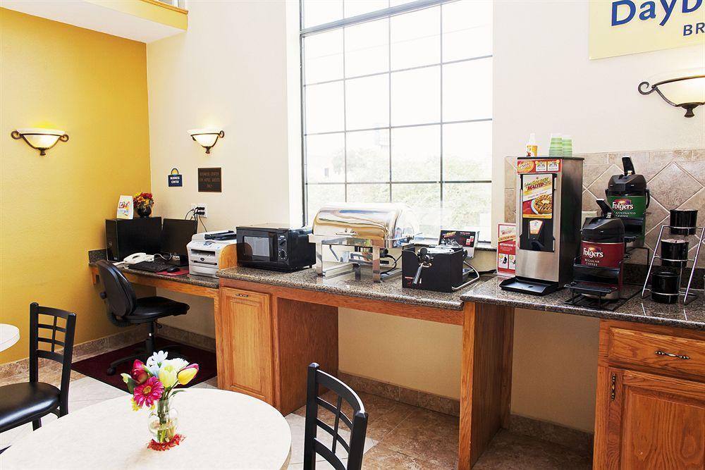 Days Inn & Suites By Wyndham Houston Hobby Airport Dış mekan fotoğraf