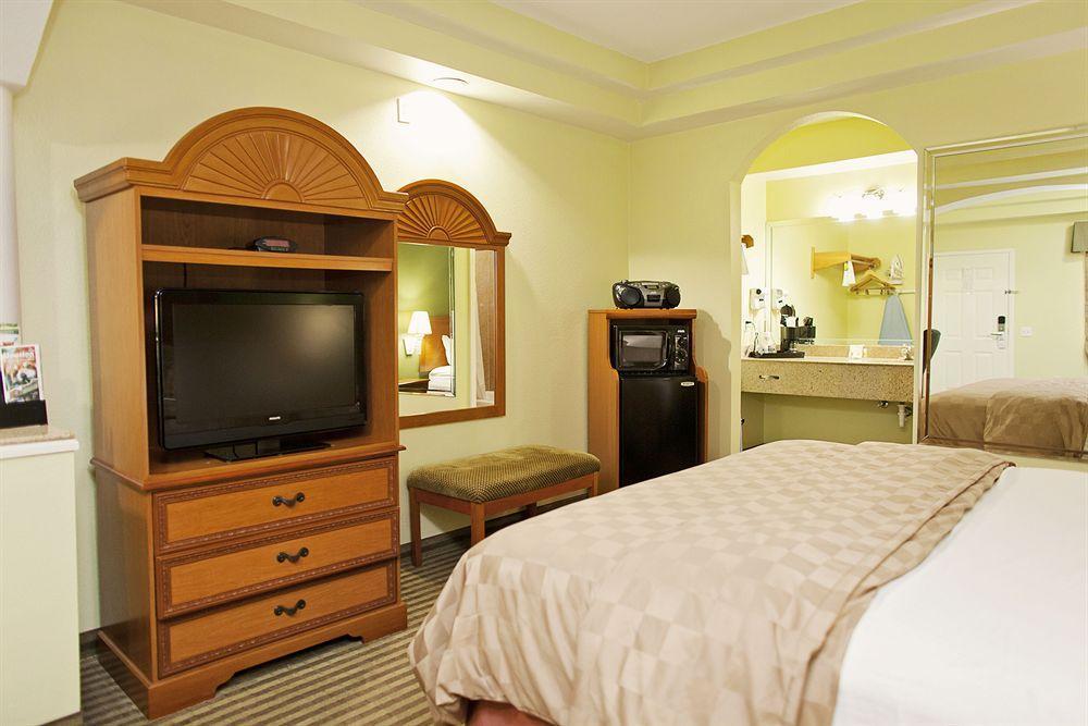 Days Inn & Suites By Wyndham Houston Hobby Airport Dış mekan fotoğraf