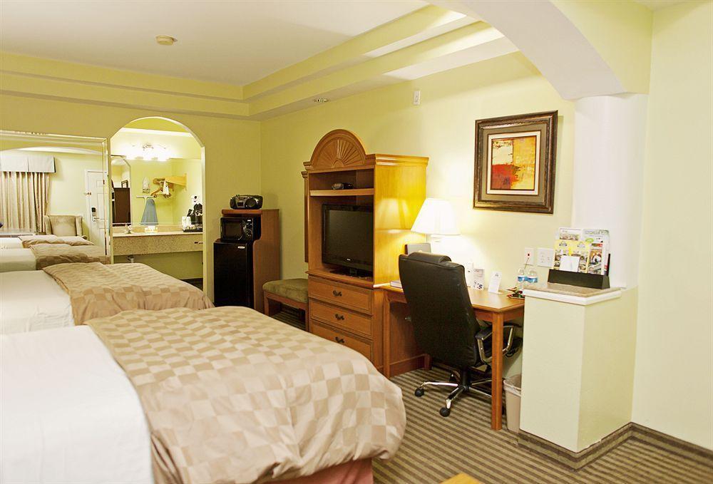 Days Inn & Suites By Wyndham Houston Hobby Airport Dış mekan fotoğraf
