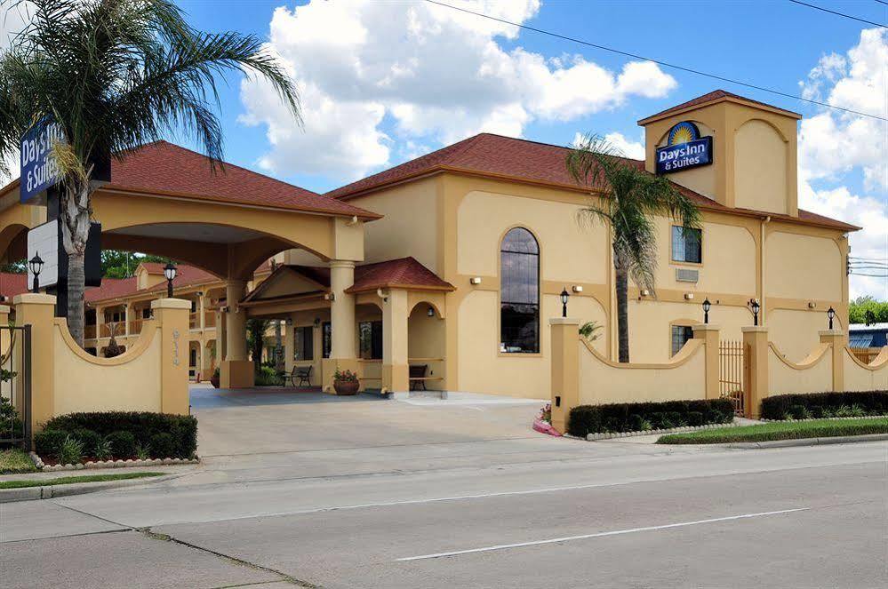Days Inn & Suites By Wyndham Houston Hobby Airport Dış mekan fotoğraf