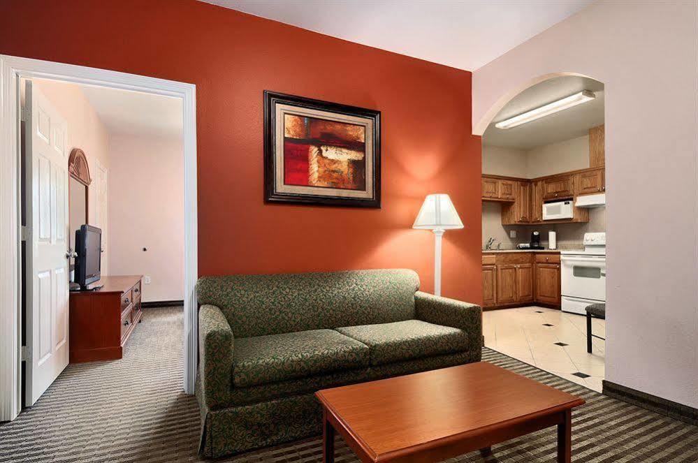 Days Inn & Suites By Wyndham Houston Hobby Airport Dış mekan fotoğraf